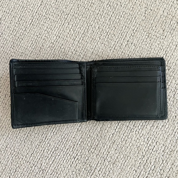 Tumi Men’s Black Global Center Flip Passcase - Picture 4 of 8